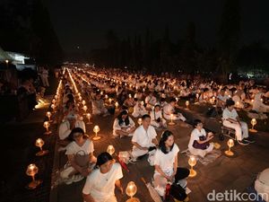 Indah! Ratusan Lampion Hiasi Borobudur di Malam Waisak 2024