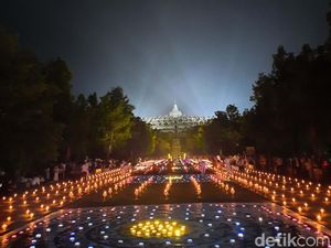 Simak! Info Tiket Nonton Festival Lampion Waisak 2025 di Borobudur Simak! Info Tiket Nonton Festival Lampion Waisak 2025 di Borobudur