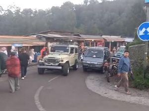 Lalu Lintas Penanjakan Bromo Hari Kedua Long Weekend Waisak Ramai Lancar Lalu Lintas Penanjakan Bromo Hari Kedua Long Weekend Waisak Ramai Lancar