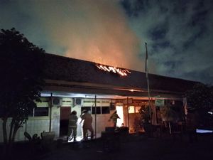 Rumah di Gubeng Surabaya Terbakar, Merembet hingga ke Gedung Sekolah Rumah di Gubeng Surabaya Terbakar, Merembet hingga ke Gedung Sekolah