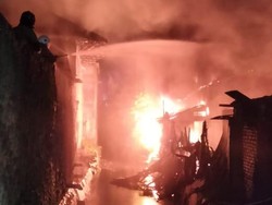 Celaka! Niat Usir Laba-laba Malah Bikin Rumah Dilahap Si Jago Merah