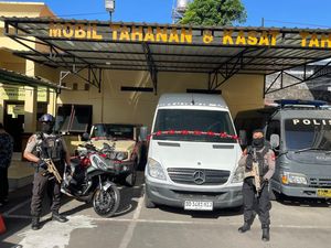KPK Sita 3 Mobil-1 Motor SYL, Barang Bukti Dititipkan di Polrestabes Makassar KPK Sita 3 Mobil-1 Motor SYL, Barang Bukti Dititipkan di Polrestabes Makassar
