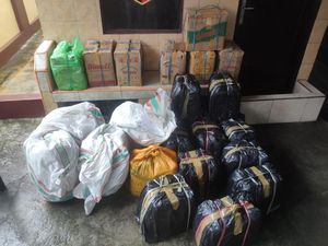 Polisi Sita 540 Liter Miras Sopi dari KM Sabuk Nusantara di Ambon