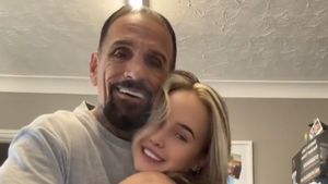 Foto: Gadis Remaja Viral Pacaran dengan Tukang Kebab 40 Tahun Lebih Tua