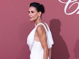Demi Moore Ingin Menormalisasikan Kentut, Jangan Malu untuk Membahasnya