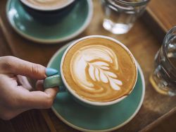 Latte vs Cappuccino, Ini Perbedaan Rasa, Kalori, dan Kandungan Kafeinnya