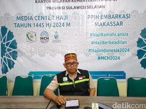 Kemenag Usut Travel Bikin 300 Jemaah Makassar 5 Hari Tertahan di Makkah Kemenag Usut Travel Bikin 300 Jemaah Makassar 5 Hari Tertahan di Makkah