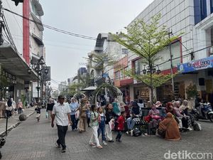 Jalan Dalem Kaum Bandung Tetap Ramai Pascabentrok PKL Vs Satpol PP
