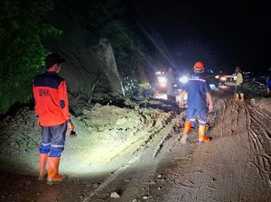 Hujan Deras, Tanah Longsor Tutup Jalur Wisata SSB di Boyolali Hujan Deras, Tanah Longsor Tutup Jalur Wisata SSB di Boyolali