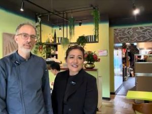 Sajikan Karedok-Ikan Mangut, Restoran Ini Diminati Diaspora RI di Belanda Sajikan Karedok-Ikan Mangut, Restoran Ini Diminati Diaspora RI di Belanda