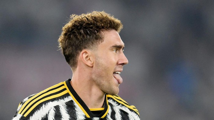 Soccer Football - Coppa Italia - Final - Atalanta v Juventus - Stadio Olimpico, Rome, Italy - May 15, 2024 Juventus Dusan Vlahovic celebrates scoring their first goal REUTERS/Daniele Mascolo
