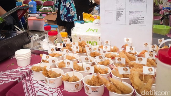 Hasil karya akseptor Menoreh Food Festival di Plaza Kuliner Glagah, Temon, Kulon Progo, Sabtu (25/5). Hasil karya akseptor Menoreh Food Festival di Plaza Kuliner Glagah, Temon, Kulon Progo, Sabtu (25/5).