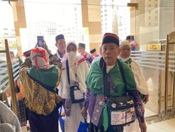 Tertunda 7 Jam dan Drama Koper, Kloter Terakhir Gelombang I Tiba di Madinah