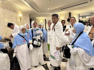 Jemaah Haji Kloter 43 Embarkasi Solo yang Delay 16 Jam Tiba di Makkah