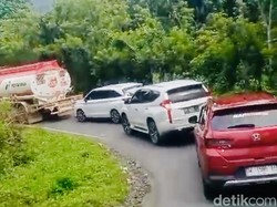 Jalur Poros Maros-Bone di Tompo Ladang Macet 2 Kilometer Siang Ini