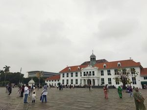Kawasan Kota Tua Ramai Pengunjung Saat Libur Panjang Akhir Pekan Ini Kawasan Kota Tua Ramai Pengunjung Saat Libur Panjang Akhir Pekan Ini