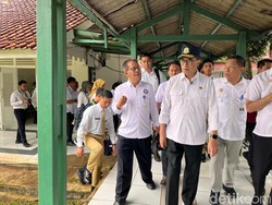 Menhub Budi Karya Kunjungi PPI Curug, Tinjau Asrama-Beri Arahan