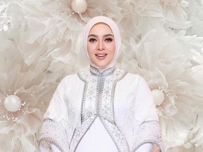 Beda Gaya 7 Selebriti Umumkan Kehamilan di 2024, Syahrini hingga Nikita Willy