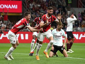 AC Milan Vs Selernitana 3-3, Giroud Sumbang Gol di Laga Perpisahan AC Milan Vs Selernitana 3-3, Giroud Sumbang Gol di Laga Perpisahan