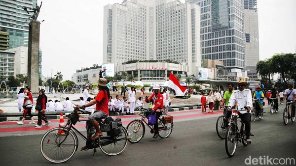 Asyiknya Menikmati Akhir Pekan Bersama Keluarga di CFD Jakarta