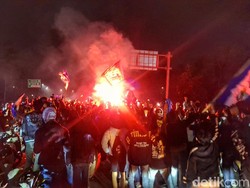 Senandung Sukaria Bobotoh Rayakan Kemenangan di Si Jalak Harupat
