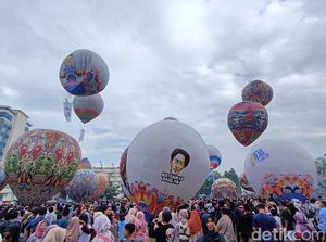 Cantik! Langit Purwokerto Dihiasi Puluhan Balon Udara Raksasa Cantik! Langit Purwokerto Dihiasi Puluhan Balon Udara Raksasa