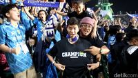 Keseruan Laga Persib Vs Madura United