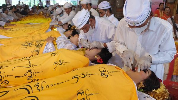 Metatah, Ritual Potong Gigi untuk Anak Beranjak Dewasa di Bali