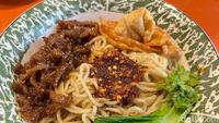 Slurpp! Mie Rumput Laut ala Bandung dengan Topping Beef Slice yang Juicy