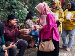 Rezeki Nomplok Wisatawan di Lembang: Liburan Kenyang Dapat Maksi Rendang