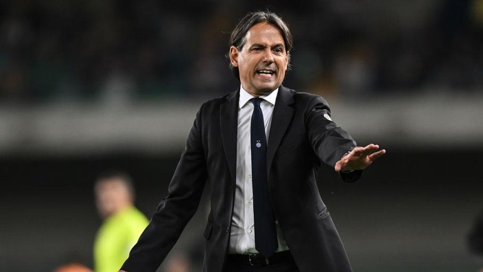 VERONA, ITALY - MAY 26: Simone Inzaghi of FC Internazionale coach reacts during the Serie A TIM match between Hellas Verona FC and FC Internazionale at Stadio Marcantonio Bentegodi on May 26, 2024 in Verona, Italy. (Photo by Image Photo Agency/Getty Images)