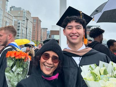 Potret Wisuda Alvy Xavier, Putra Susi Pudjiastuti yang Tampan Blasteran