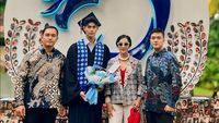 7 Potret Marco Putra Ganteng Diah Permatasari Wisuda SMA, Gagah Bertoga