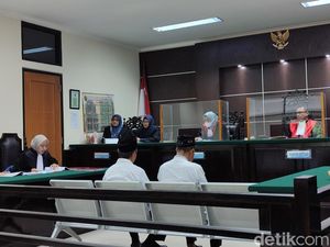 Tilap Uang Retribusi, Eks Kepala Pelelangan Ikan Dituntut 1 Tahun Bui Tilap Uang Retribusi, Eks Kepala Pelelangan Ikan Dituntut 1 Tahun Bui