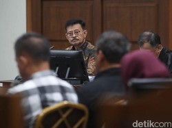SYL Ngaku Belikan Jaket Rp 46 Juta untuk Anak Pakai Kartu Kredit Pribadi