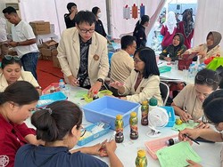 Fakultas Farmasi USD Ambil Bagian di Pengobatan Gratis Waisak 2024 Borobudur