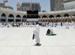Melihat Langsung Fenomena Matahari Melintas Tepat di Atas Kabah