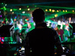 Viral Siswa SMAN 1 Sungai Tabuk Perpisahan di Kelab, Kepsek Klarifikasi