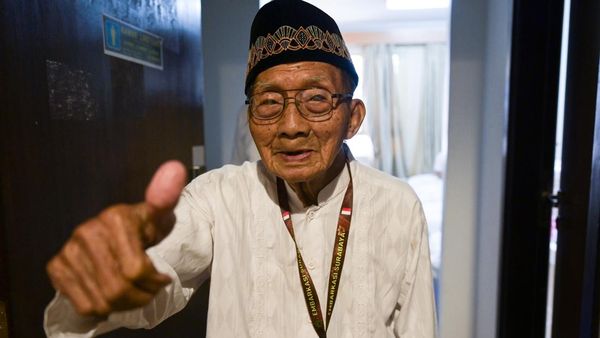 Jemaah Haji Tertua Indonesia Tiba di Makkah, Berusia 110 Tahun