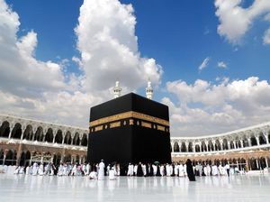 Jemaah Haji, Ini Waktu Terbaik untuk Memegang Kabah dan Mencium Hajar Aswad Jemaah Haji, Ini Waktu Terbaik untuk Memegang Kabah dan Mencium Hajar Aswad