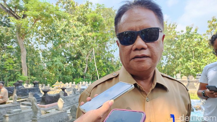 Lurah Ngawu Wibowo Dwi Jadmiko Lurah Ngawu Wibowo Dwi Jadmiko mernceritakan kondisi warganya yang diduga meninggal keracunan makanan di Playen, Gunungkidul, Senin (27/5/2024).