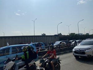 Long Weekend Usai, Lalin Jalan Tb Simatupang Macet Pagi Ini