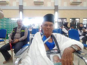 Kisah Martoyo yang Sabar Nabung Haji dari Hasil Panen Padi