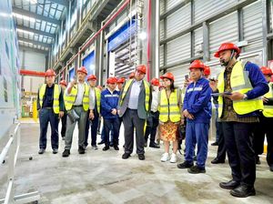 Airlangga Dorong Perusahaan CNGR di China Kerja Sama R&D dengan UGM Airlangga Dorong Perusahaan CNGR di China Kerja Sama R&D dengan UGM