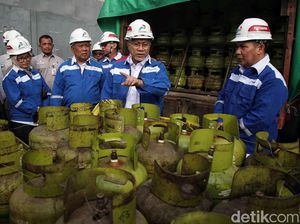 Momen Mendag Zulhas Bongkar Modus Penggurangan Isi Gas LPG 3 Kg Momen Mendag Zulhas Bongkar Modus Penggurangan Isi Gas LPG 3 Kg