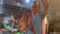 Gurih Smokey! B2 Guling Halal Berbahan Bebek Peking di Bali