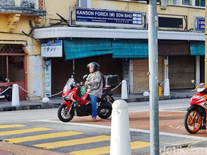 Tertibnya Pemotor di Malaysia: Tak Ada yang Lawan Arah-Terobos Lampu Merah