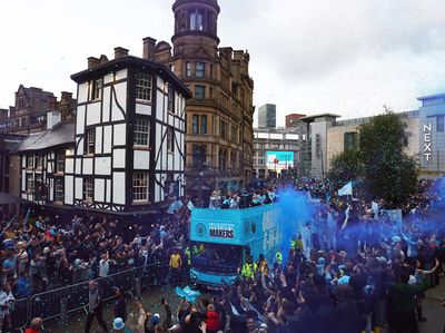 Potret Meriah Parade Juara Manchester City