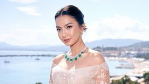 8 Pesona Raline Shah Berkebaya Motif Gebyok di Cannes, Anggun Dipadu Ulos