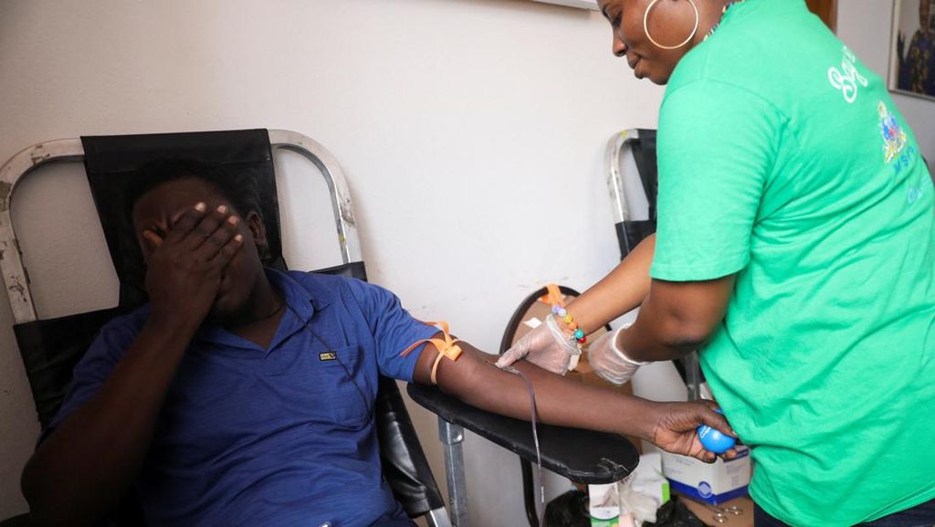 Ramai-ramai Warga Haiti Donor Darah di Tengah Krisis Kekerasan Ramai-ramai Warga Haiti Donor Darah di Tengah Krisis Kekerasan
